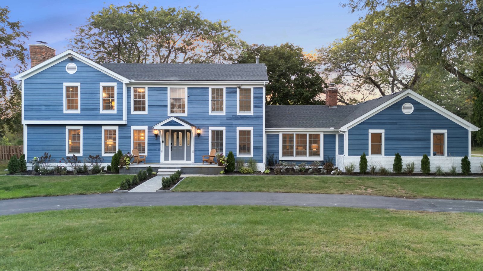 Which sells a house, the interior photos or the exterior?