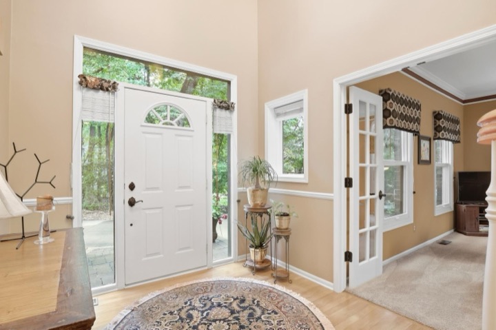Delivered listing photograph 6