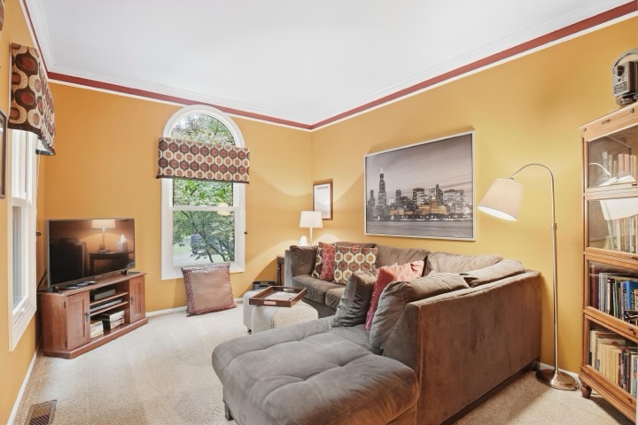 Delivered listing photograph 8