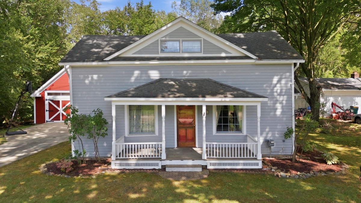 Aerial photo 1 — 32100 W 9 Mile Rd, Farmington, MI