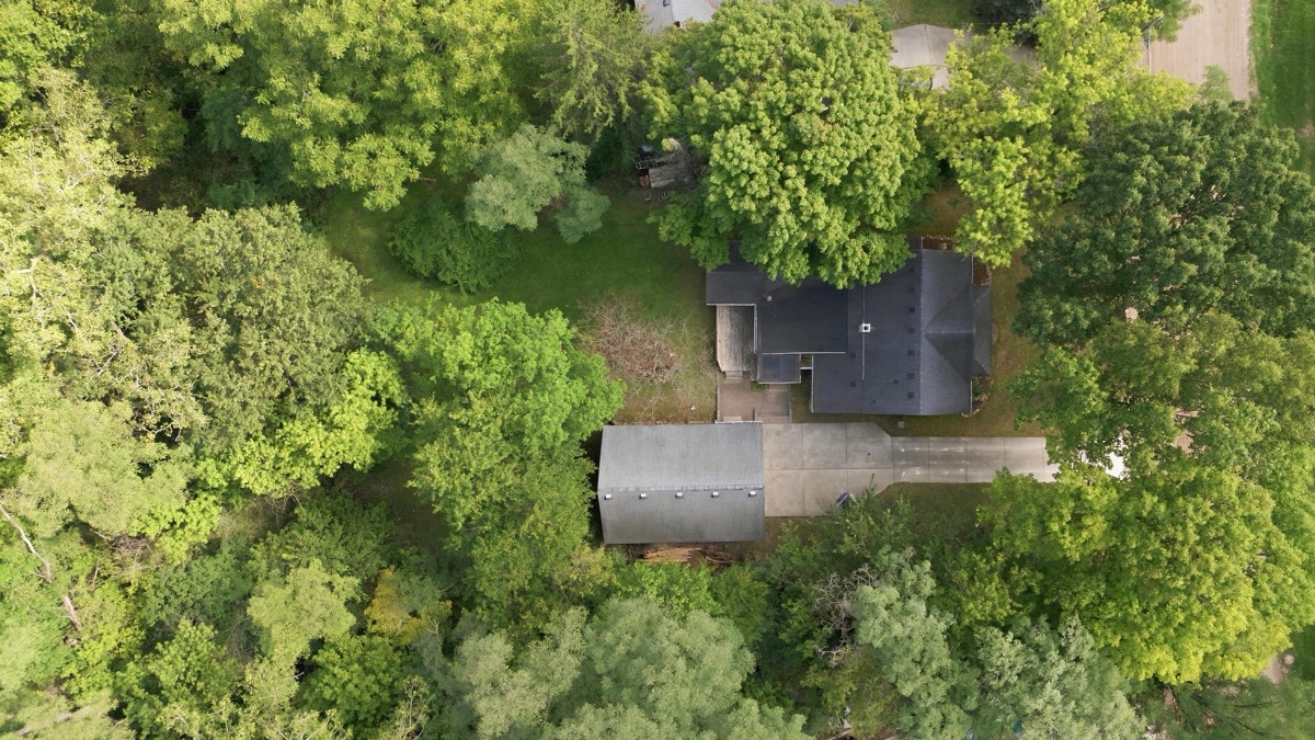 Aerial photo 3 — 32100 W 9 Mile Rd, Farmington, MI