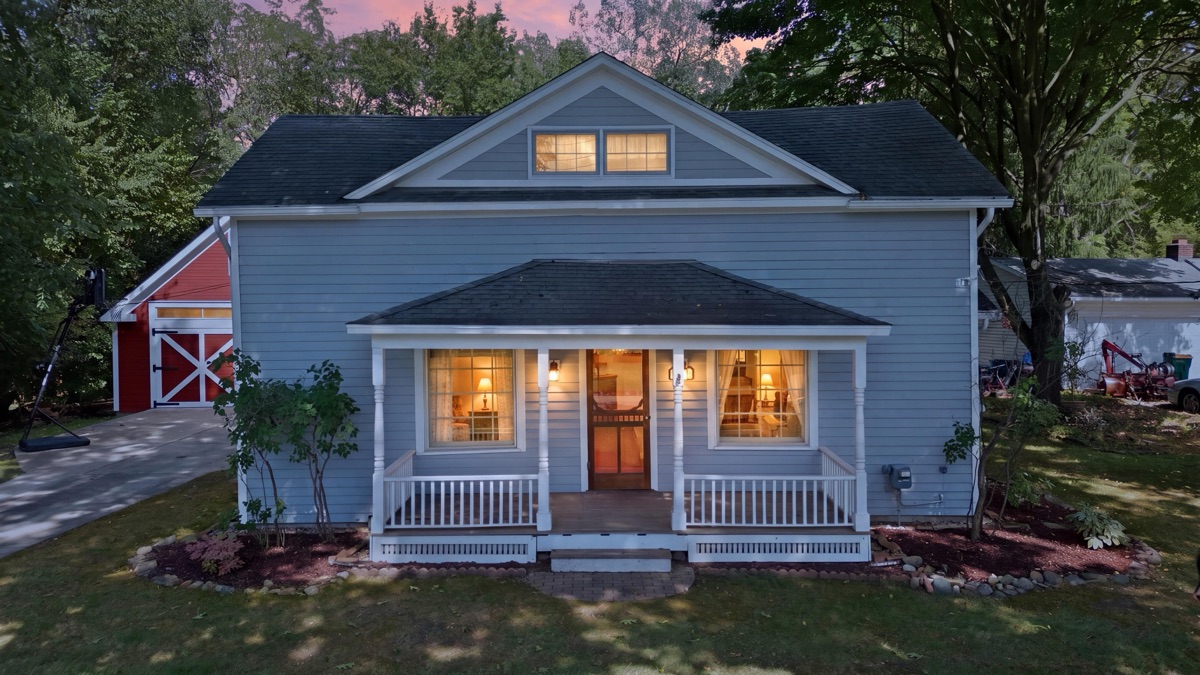 Listing photo 1 — 32100 W 9 Mile Rd, Farmington, MI