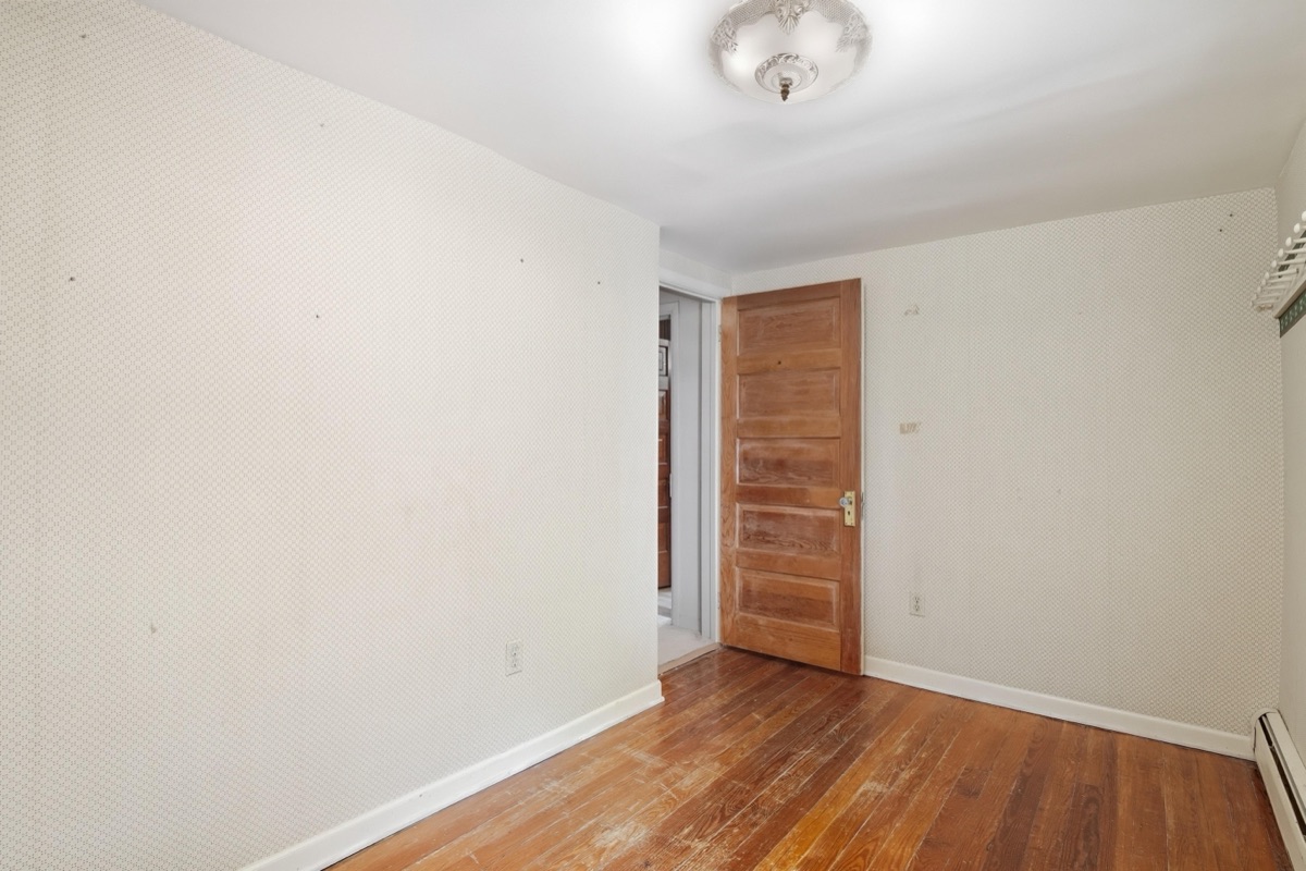 Listing photo 35 — 32100 W 9 Mile Rd, Farmington, MI