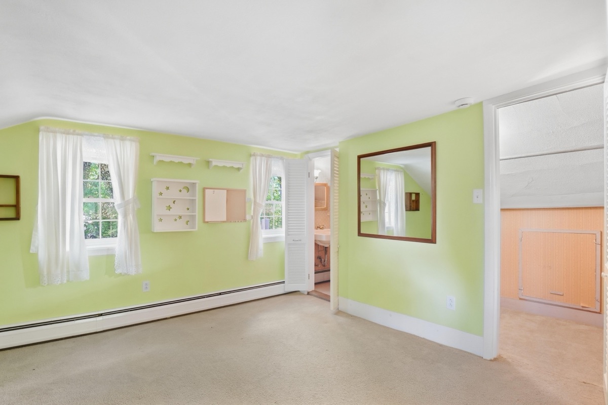 Listing photo 45 — 32100 W 9 Mile Rd, Farmington, MI