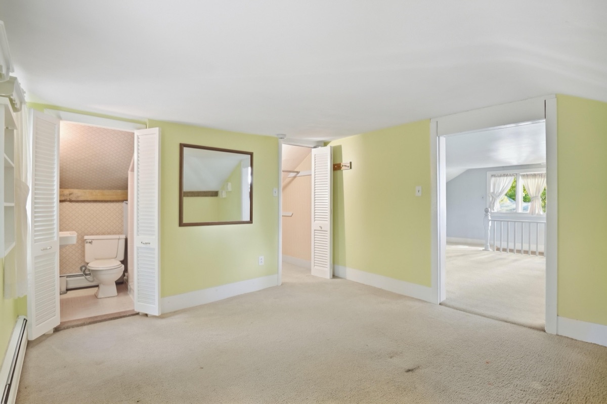 Listing photo 47 — 32100 W 9 Mile Rd, Farmington, MI