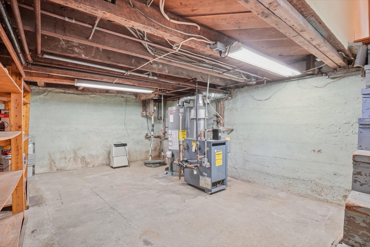 Listing photo 51 — 32100 W 9 Mile Rd, Farmington, MI
