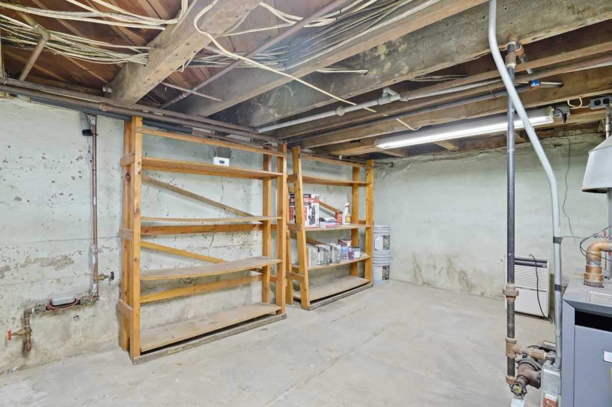 Listing photo 52 — 32100 W 9 Mile Rd, Farmington, MI