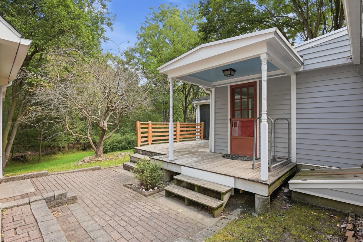 Listing photo 62 — 32100 W 9 Mile Rd, Farmington, MI