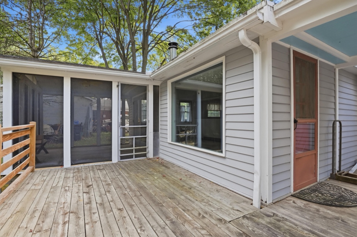 Listing photo 64 — 32100 W 9 Mile Rd, Farmington, MI