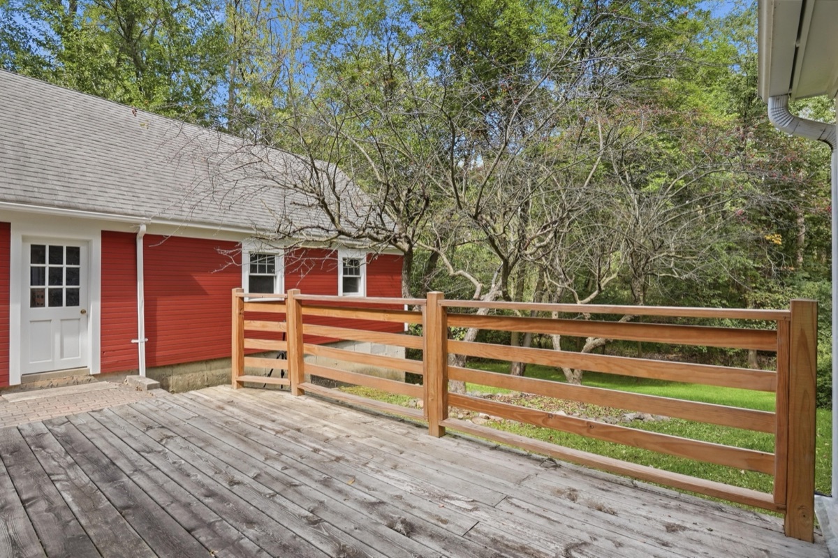 Listing photo 65 — 32100 W 9 Mile Rd, Farmington, MI