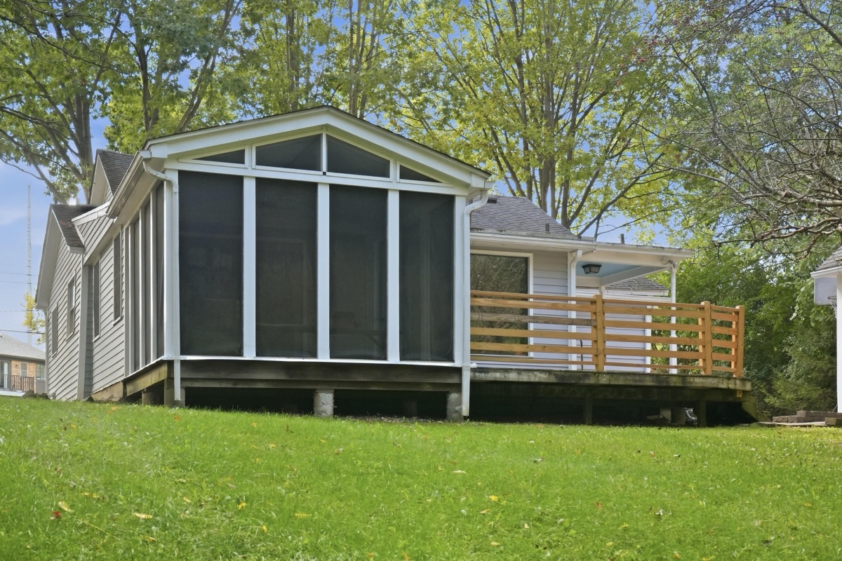 Listing photo 69 — 32100 W 9 Mile Rd, Farmington, MI