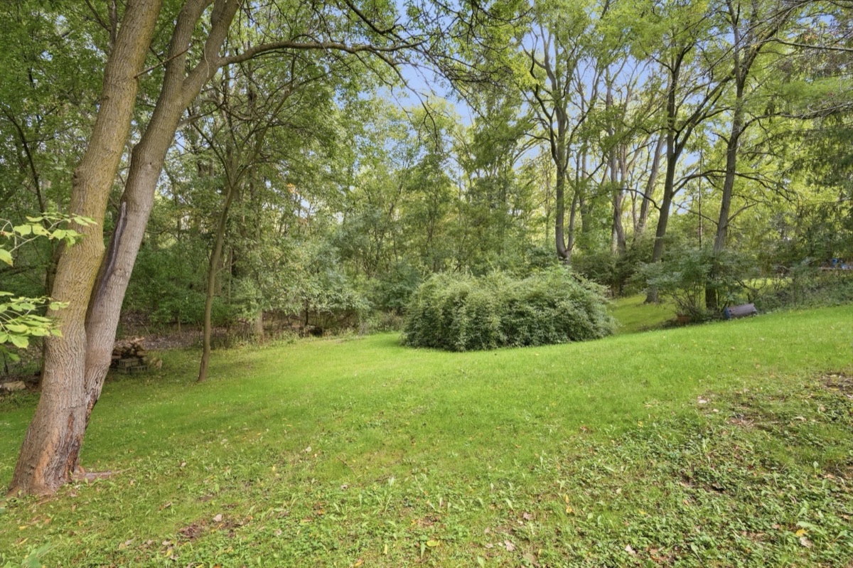 Listing photo 72 — 32100 W 9 Mile Rd, Farmington, MI