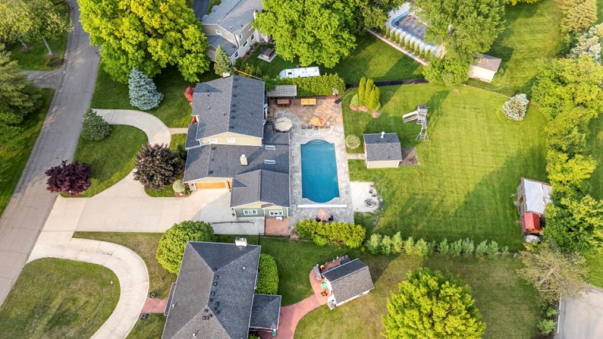 Aerial photo 2 — 32251 Cambridge St, Livonia, MI