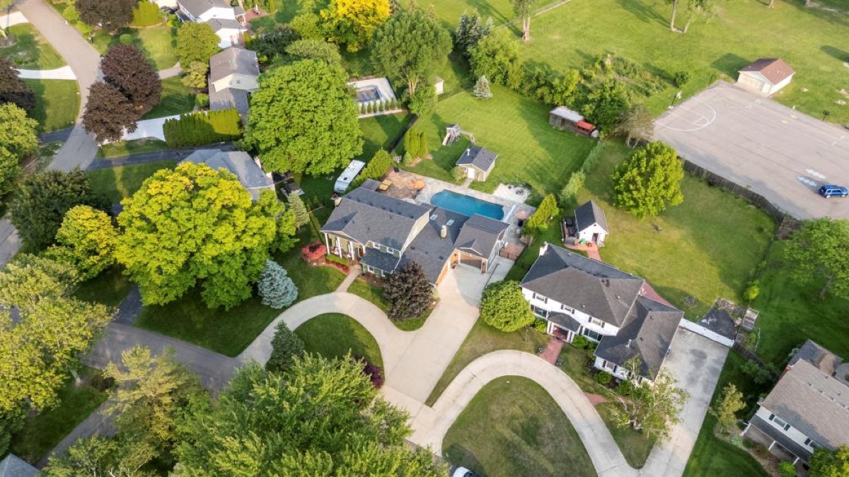 Aerial photo 3 — 32251 Cambridge St, Livonia, MI