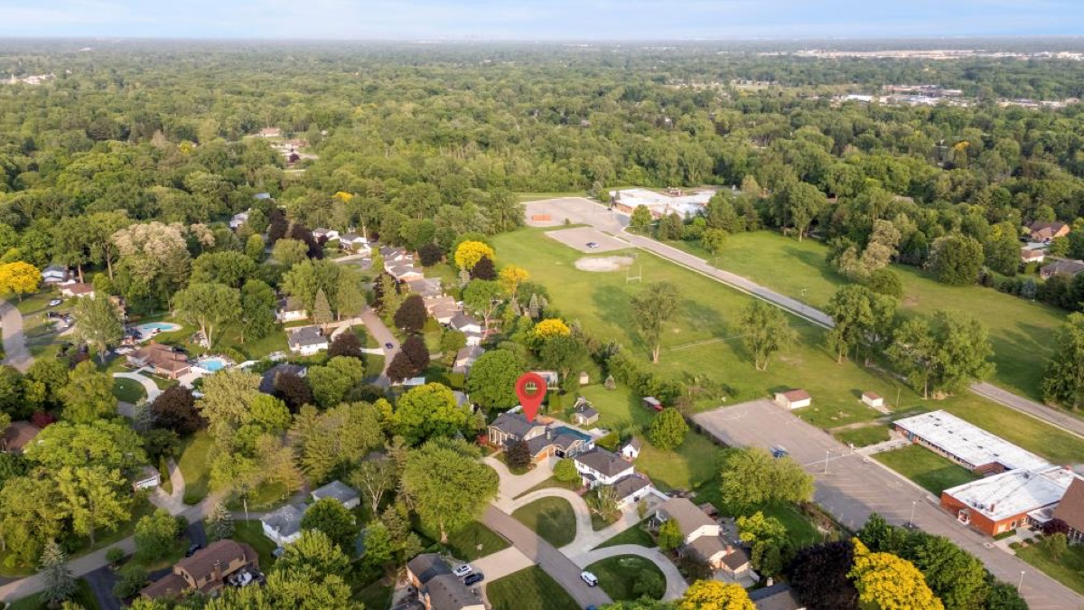 Aerial photo 4 — 32251 Cambridge St, Livonia, MI