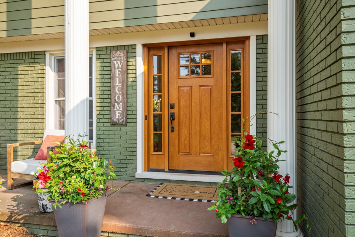Listing photo 6 — 32251 Cambridge St, Livonia, MI
