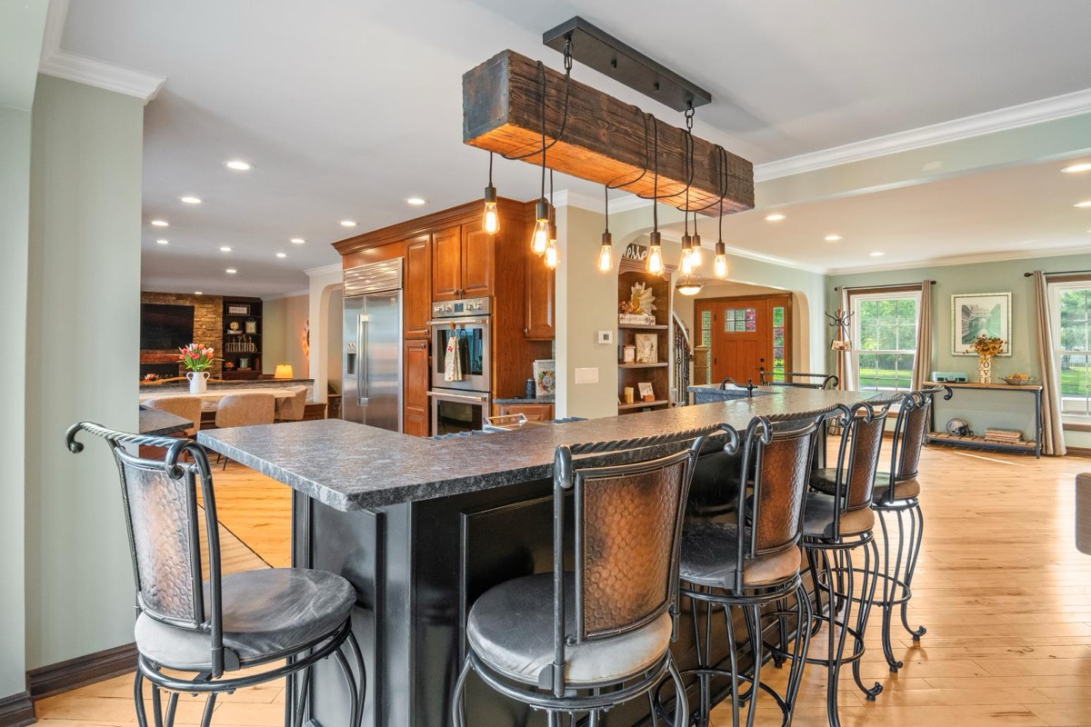 Listing photo 17 — 32251 Cambridge St, Livonia, MI