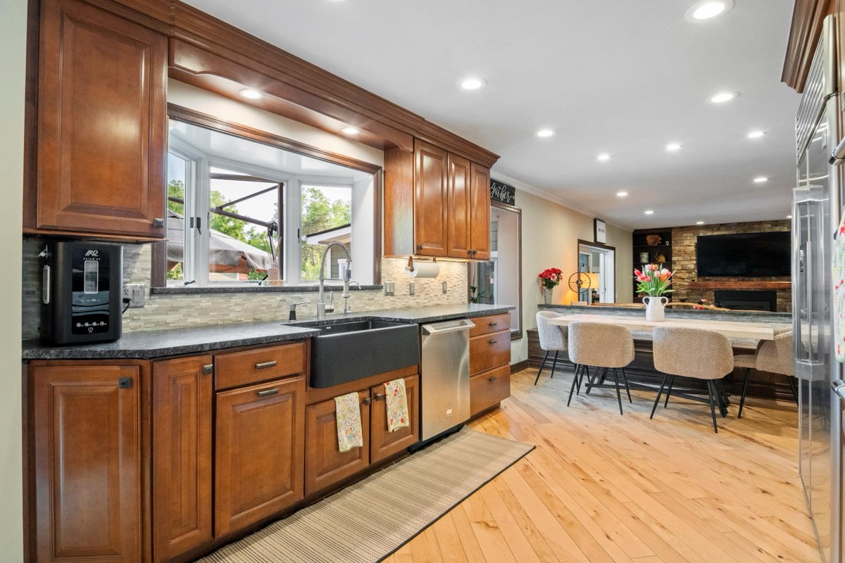 Listing photo 21 — 32251 Cambridge St, Livonia, MI