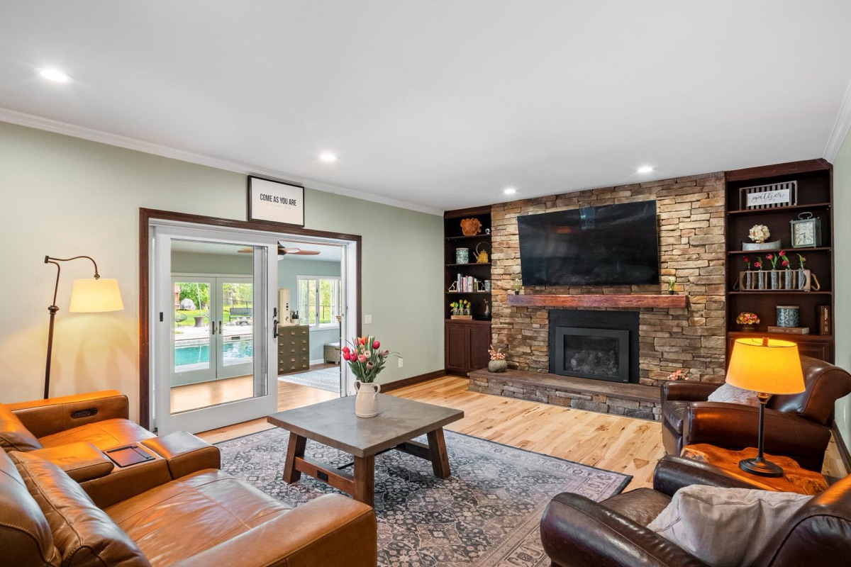 Listing photo 31 — 32251 Cambridge St, Livonia, MI
