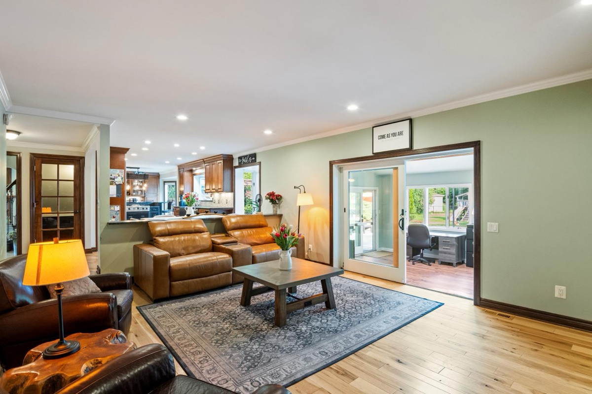 Listing photo 32 — 32251 Cambridge St, Livonia, MI