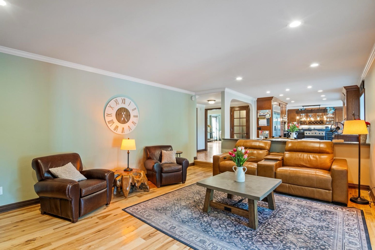 Listing photo 33 — 32251 Cambridge St, Livonia, MI