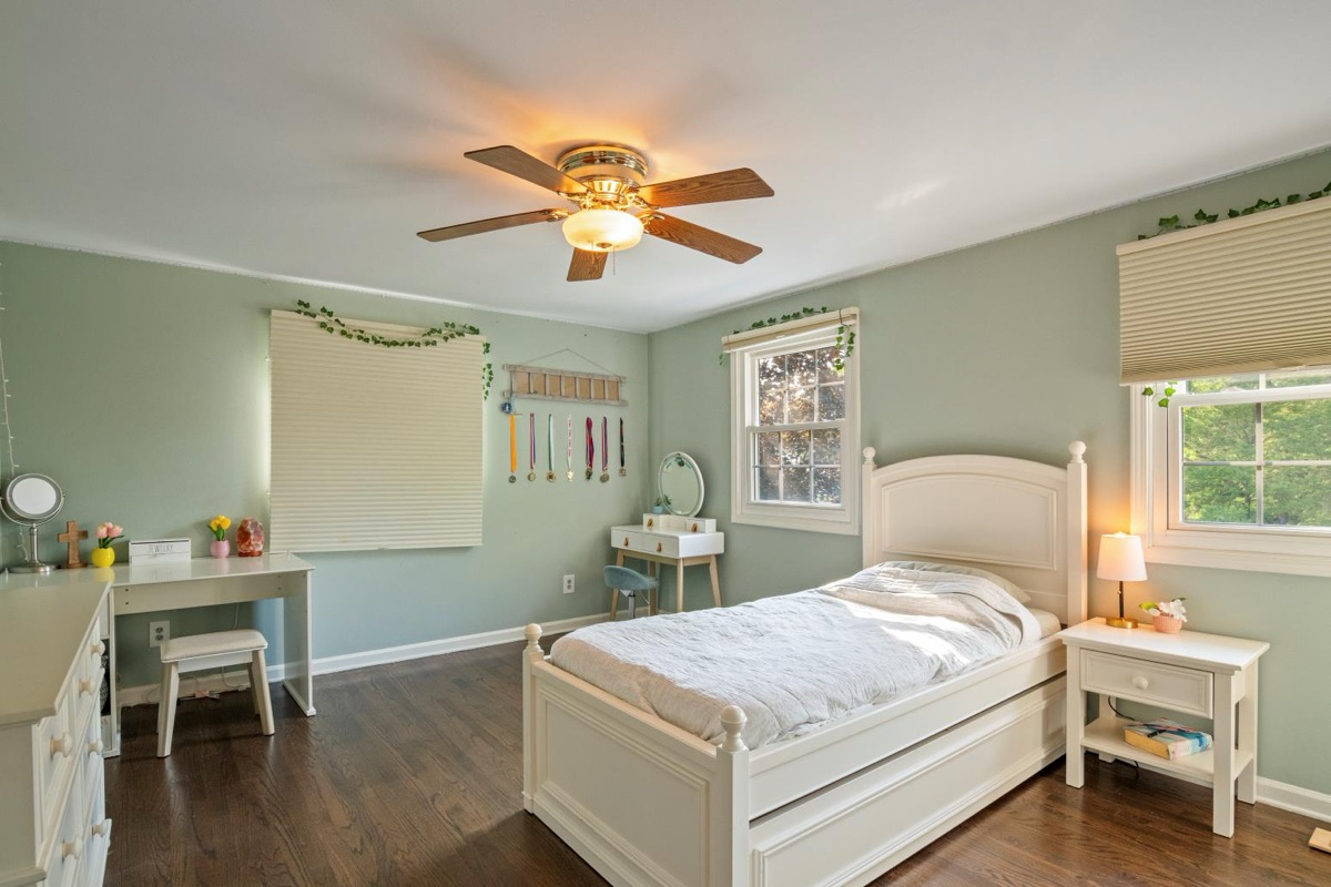 Listing photo 44 — 32251 Cambridge St, Livonia, MI