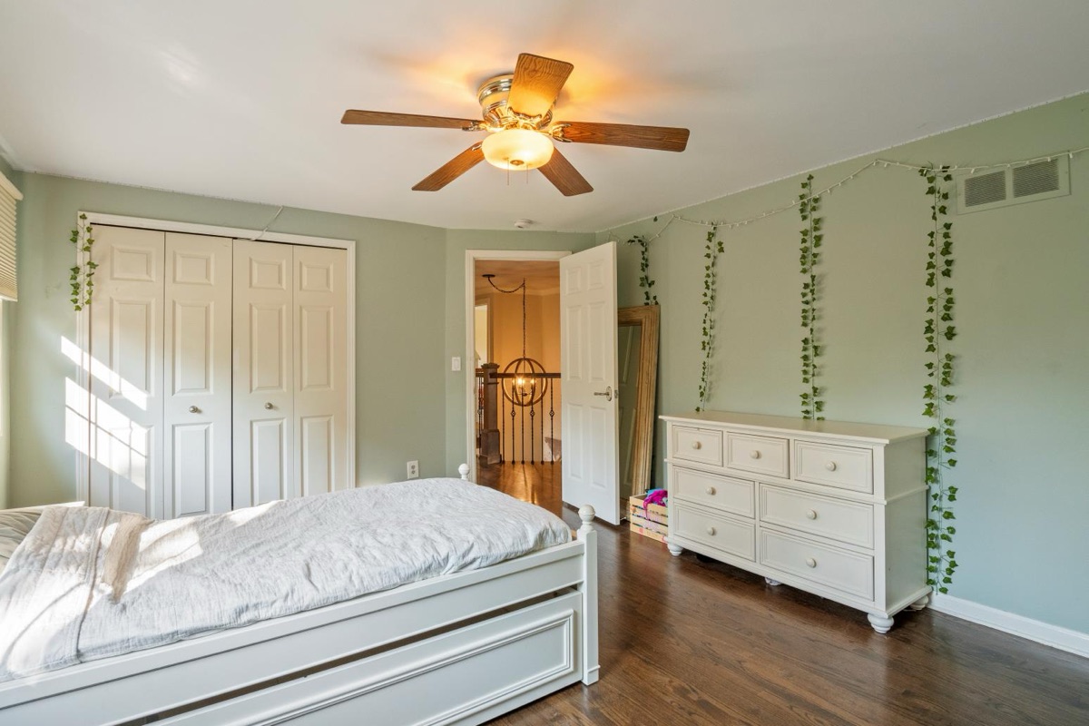 Listing photo 45 — 32251 Cambridge St, Livonia, MI