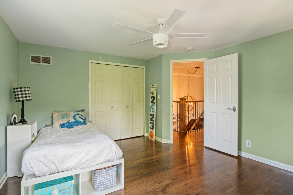 Listing photo 49 — 32251 Cambridge St, Livonia, MI