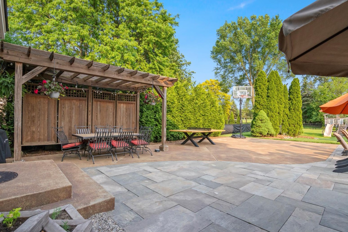 Listing photo 56 — 32251 Cambridge St, Livonia, MI