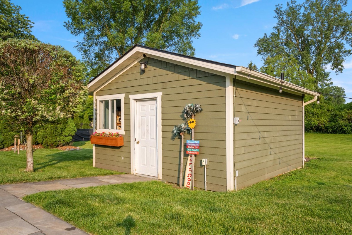Listing photo 69 — 32251 Cambridge St, Livonia, MI
