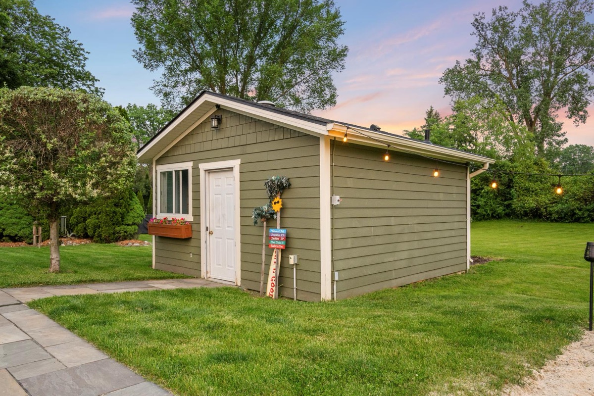 Listing photo 70 — 32251 Cambridge St, Livonia, MI