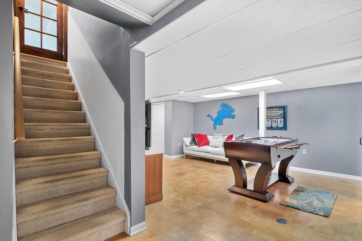 Listing photo 84 — 32251 Cambridge St, Livonia, MI