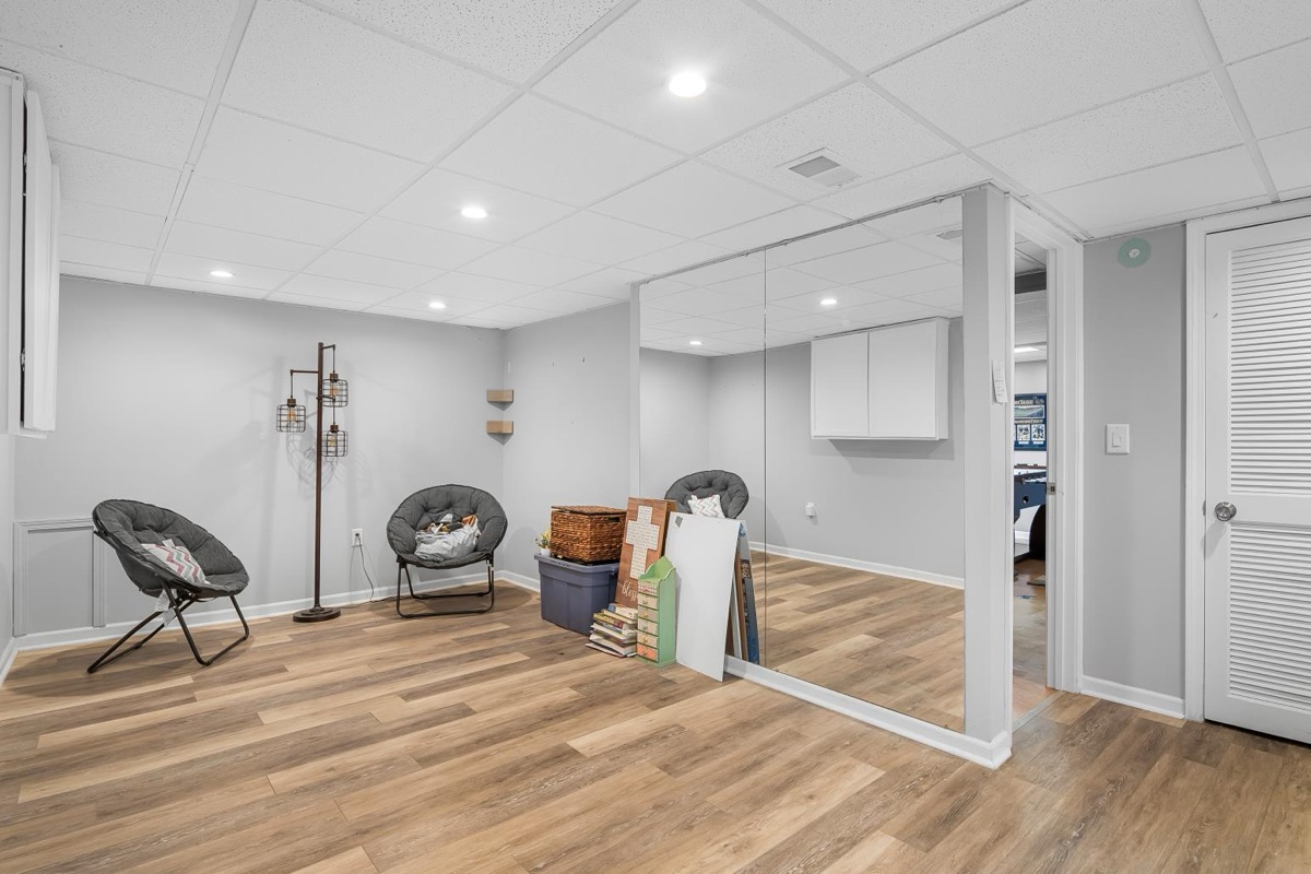 Listing photo 86 — 32251 Cambridge St, Livonia, MI