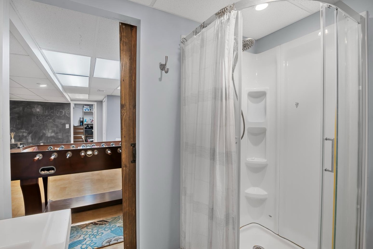Listing photo 89 — 32251 Cambridge St, Livonia, MI