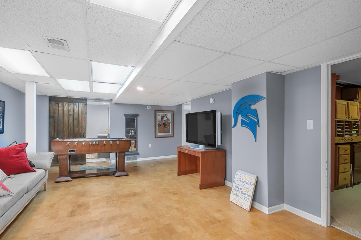 Listing photo 90 — 32251 Cambridge St, Livonia, MI