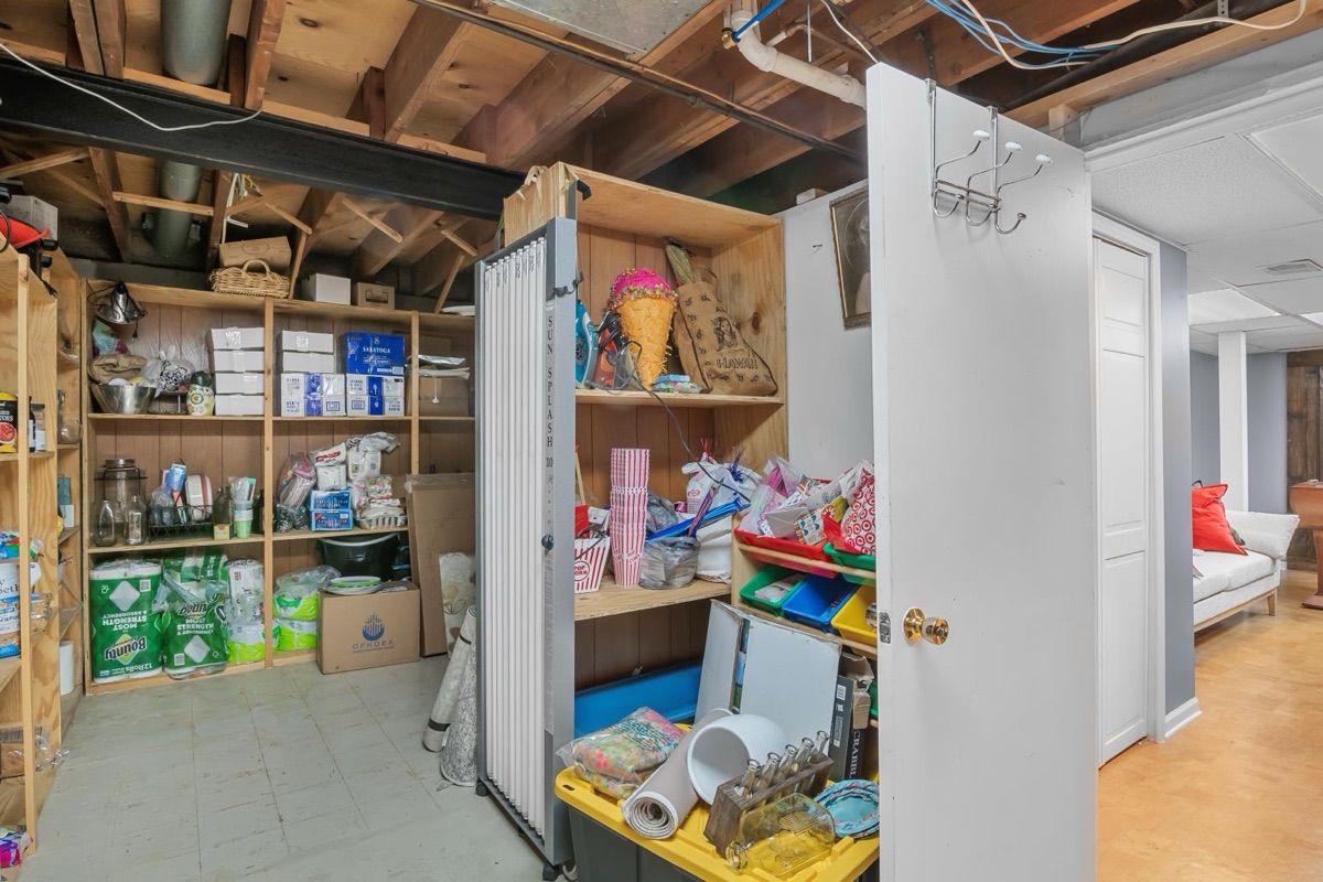 Listing photo 92 — 32251 Cambridge St, Livonia, MI