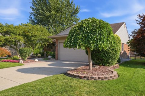 Listing photo 4 — 39031 Meeting House Ln, Livonia, MI