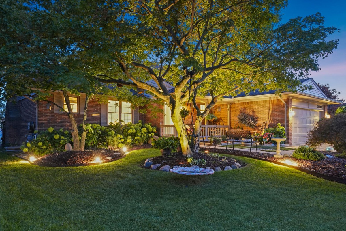 Listing photo 7 — 39031 Meeting House Ln, Livonia, MI