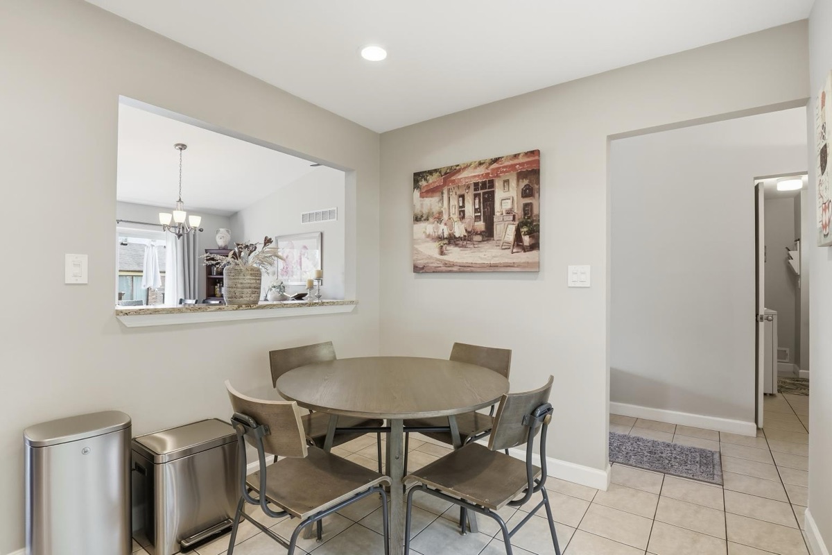 Listing photo 22 — 39031 Meeting House Ln, Livonia, MI