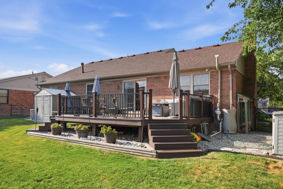Listing photo 67 — 39031 Meeting House Ln, Livonia, MI