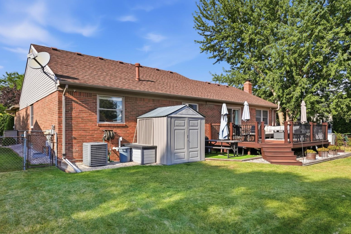 Listing photo 75 — 39031 Meeting House Ln, Livonia, MI