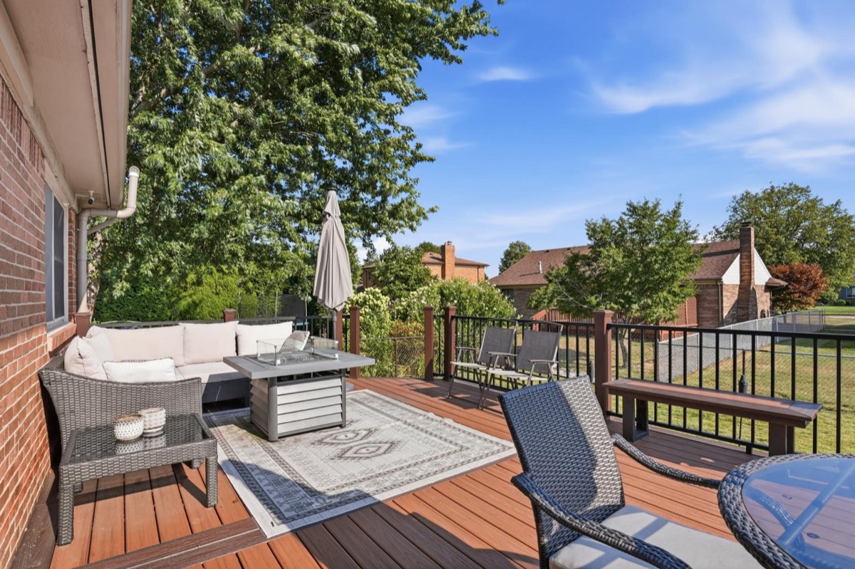 Listing photo 82 — 39031 Meeting House Ln, Livonia, MI