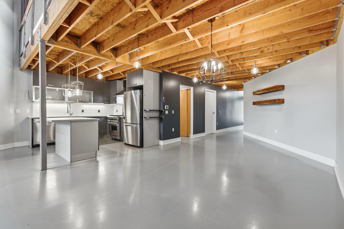 Listing photo 5 — 440 E Parent Ave, Royal Oak, MI