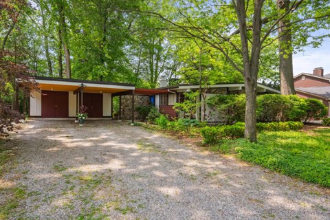Listing photo 3 — 5959 Rosetta St, Dearborn Heights, MI