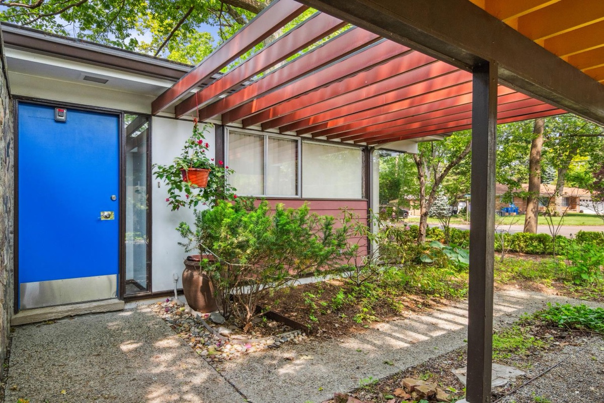 Listing photo 9 — 5959 Rosetta St, Dearborn Heights, MI