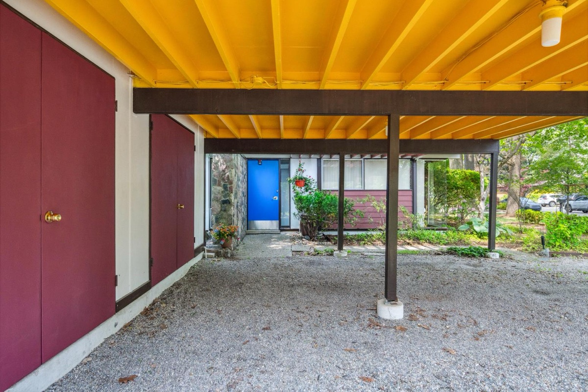 Listing photo 10 — 5959 Rosetta St, Dearborn Heights, MI