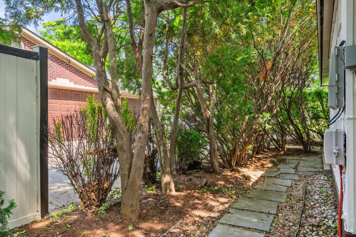 Listing photo 47 — 5959 Rosetta St, Dearborn Heights, MI