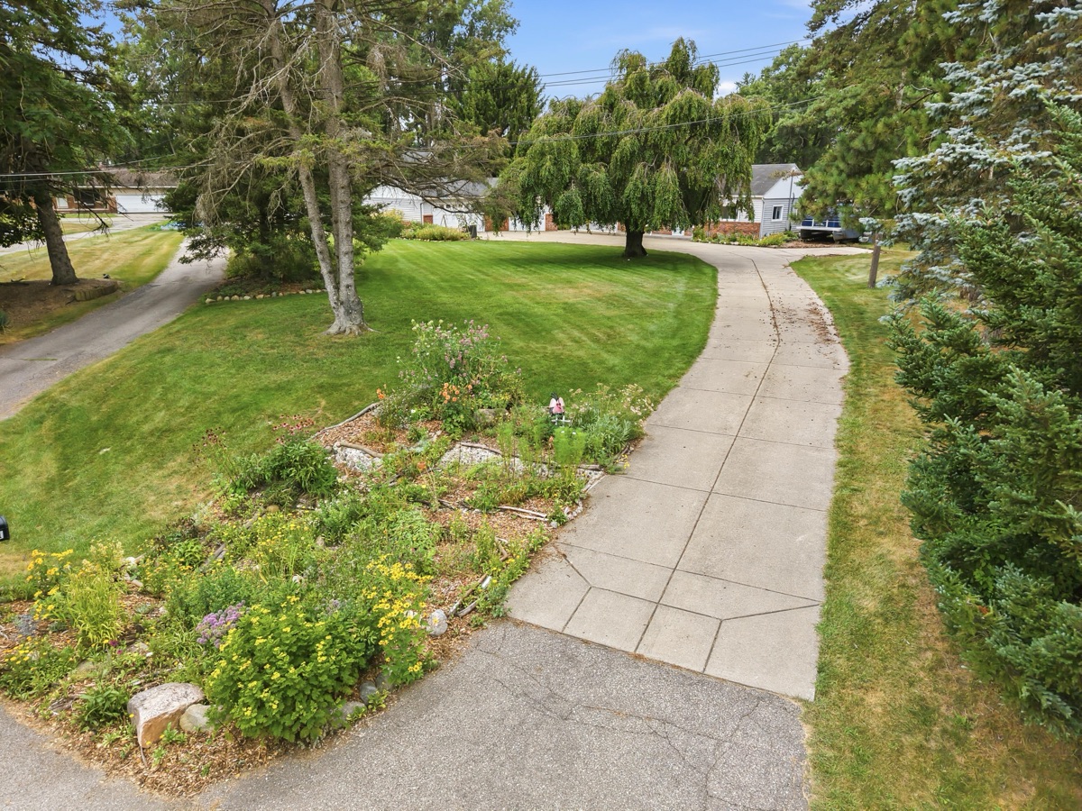 Aerial photo 1 — 701 Artdale Dr, White Lake, MI