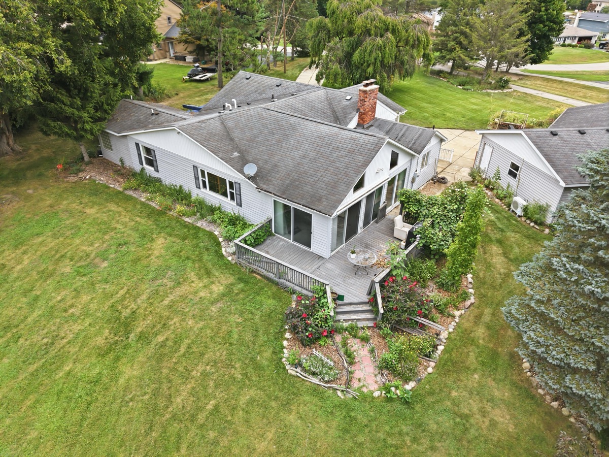 Aerial photo 5 — 701 Artdale Dr, White Lake, MI