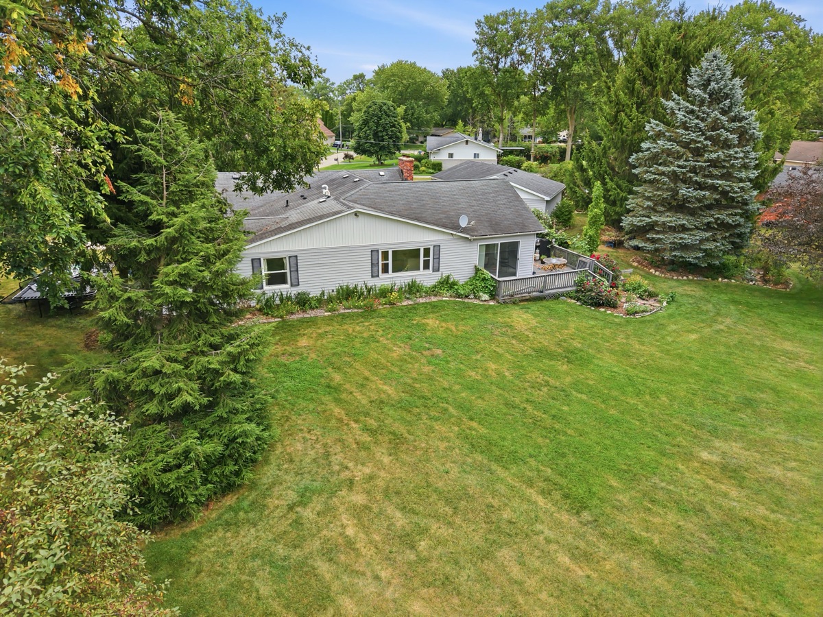 Aerial photo 6 — 701 Artdale Dr, White Lake, MI